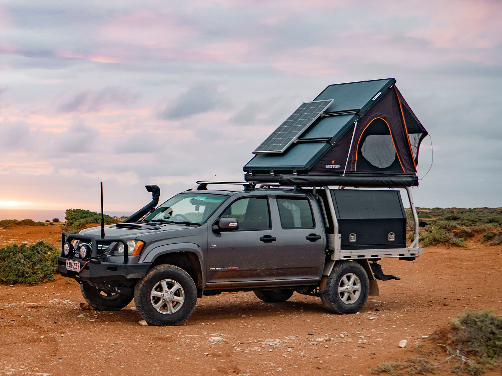 Isuzu Ute + Canopy